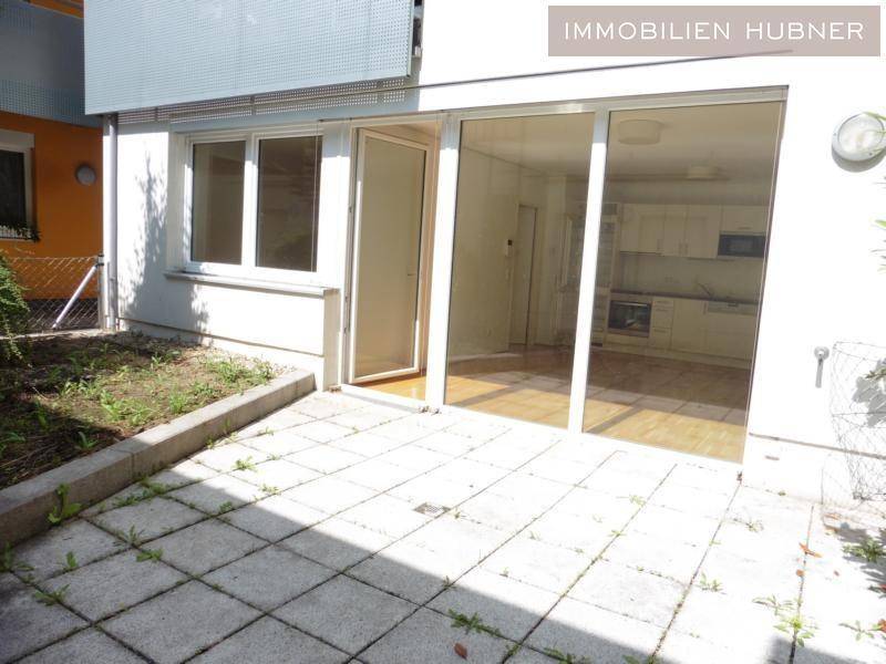 Terrasse und Garten, Blick zur Wohnung