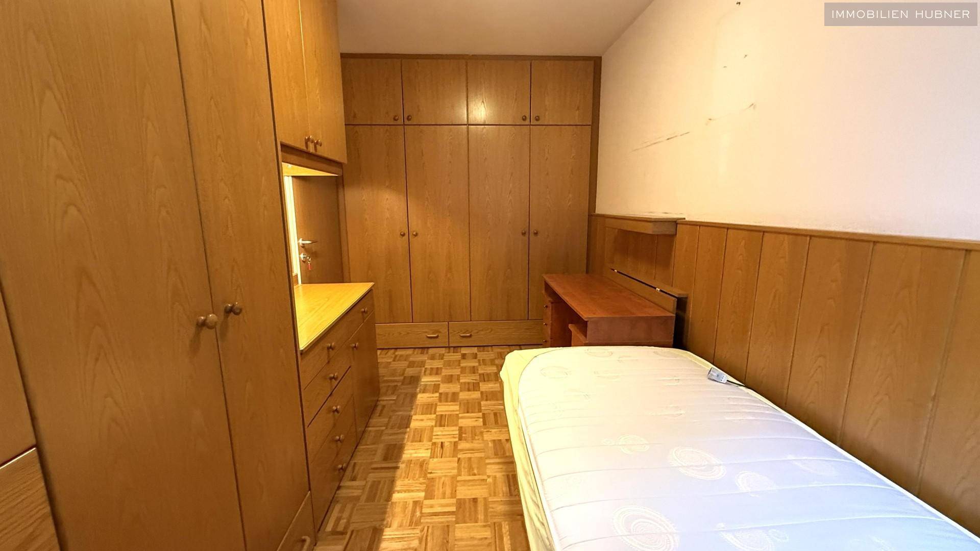 Schlafzimmer mit Single-Bett