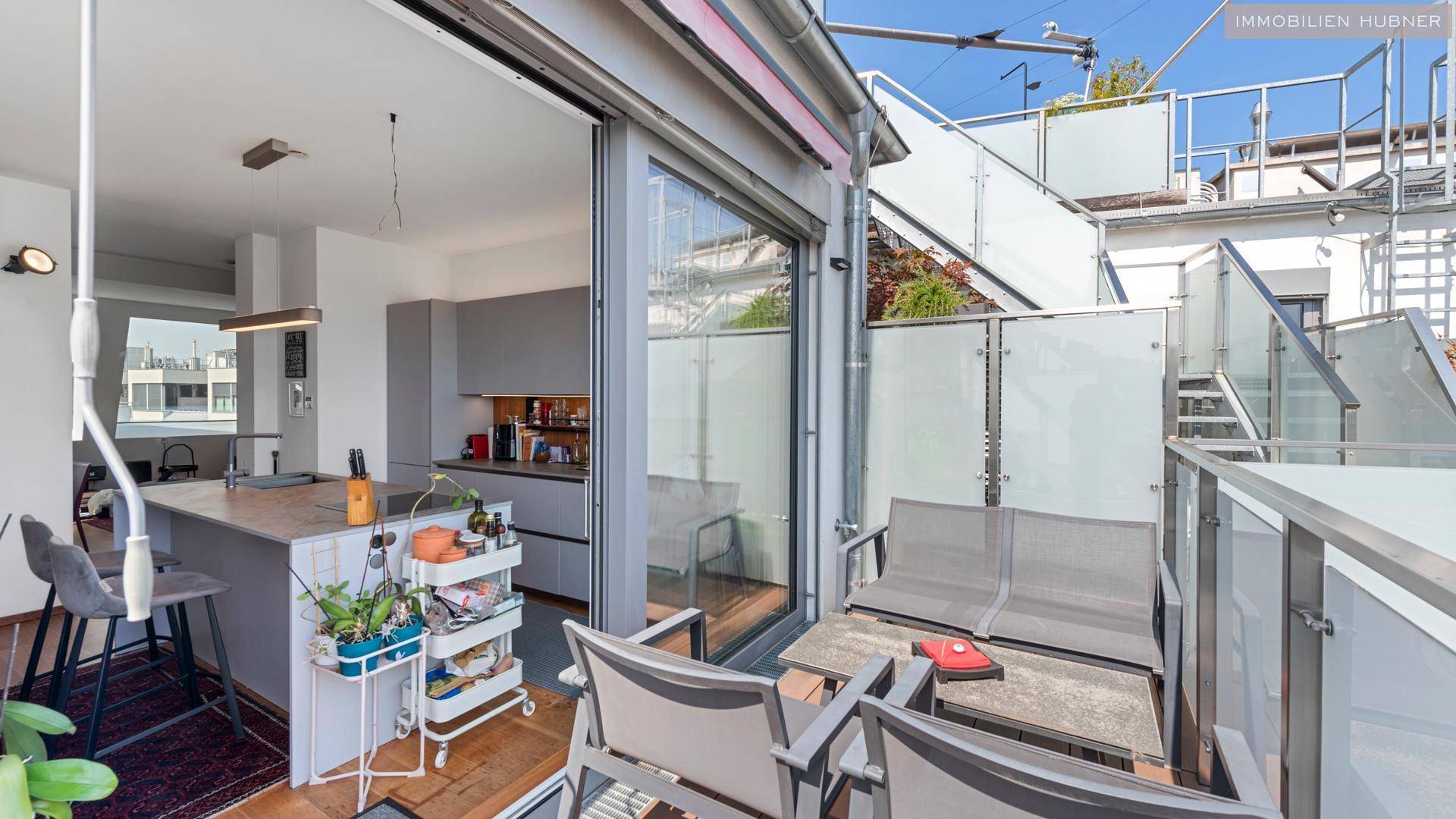 Ku¨che mit Terrasse