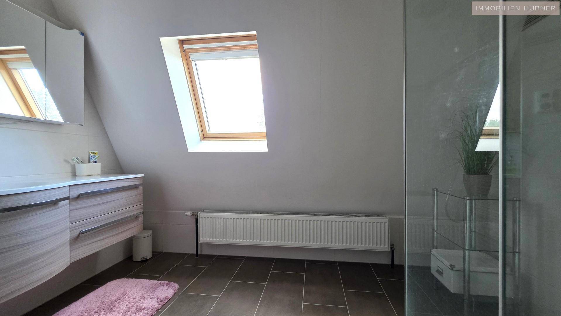 Badezimmer im OG