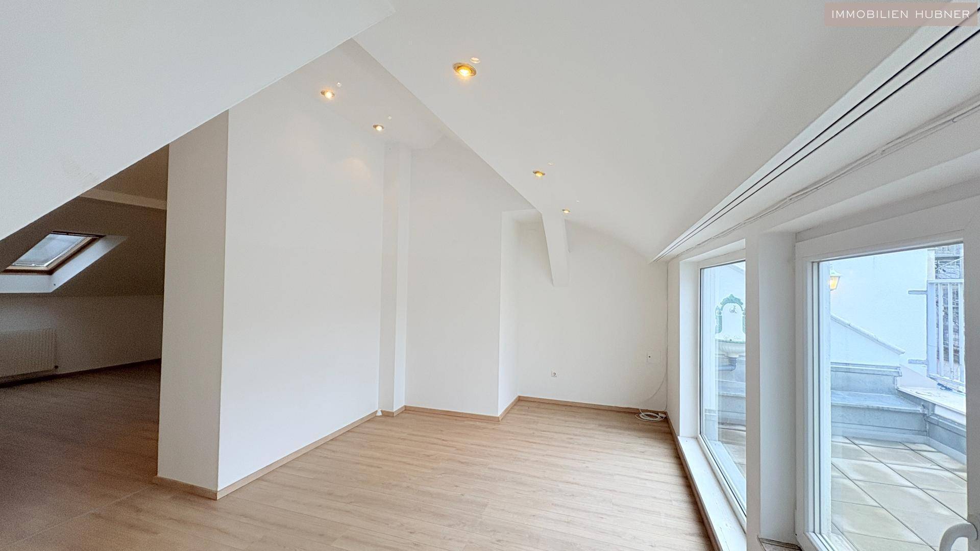 Blick Wohnzimmer und Küche