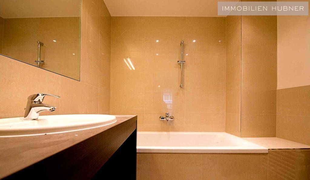 schickes Badezimmer