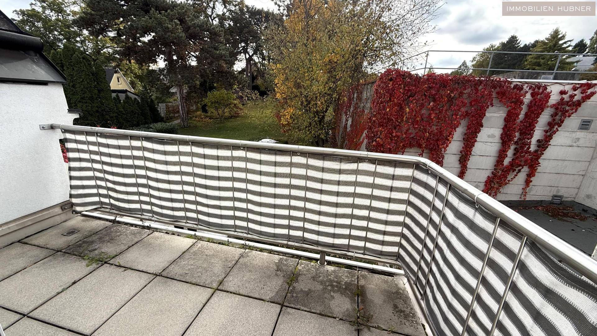 Balkon mit Grünblick