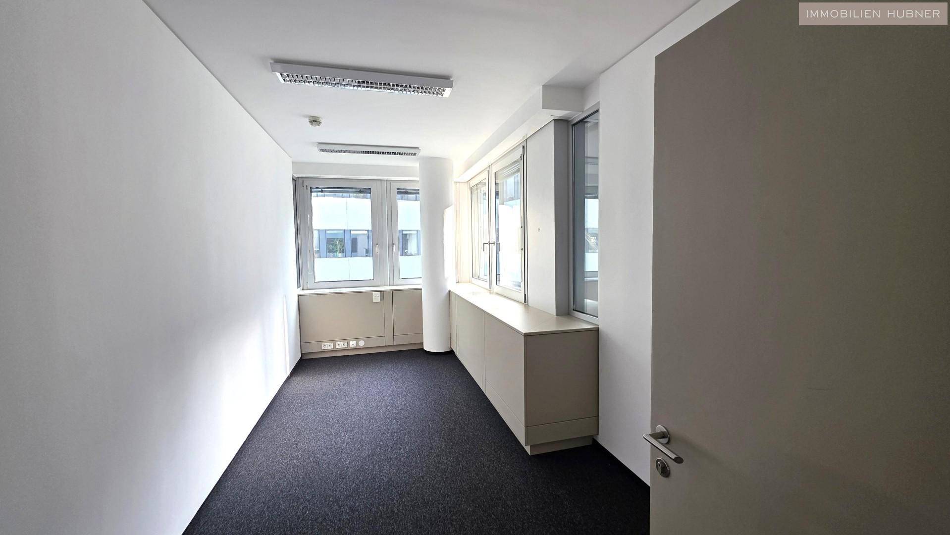 Moderne Bürofläche mit großem Besprechungsraum und Concierge-Service - Widok 6