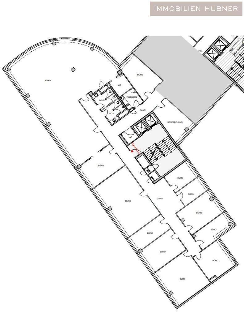 Detaillierter Grundriss einer Büroetage mit verschiedenen Büroräumen, Besprechungszimmer und Sanitäranlagen.