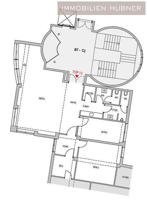 Grundrissplan einer Büroetage mit mehreren Büroräumen, Sanitäranlagen und einem zentralen Treppenhaus.