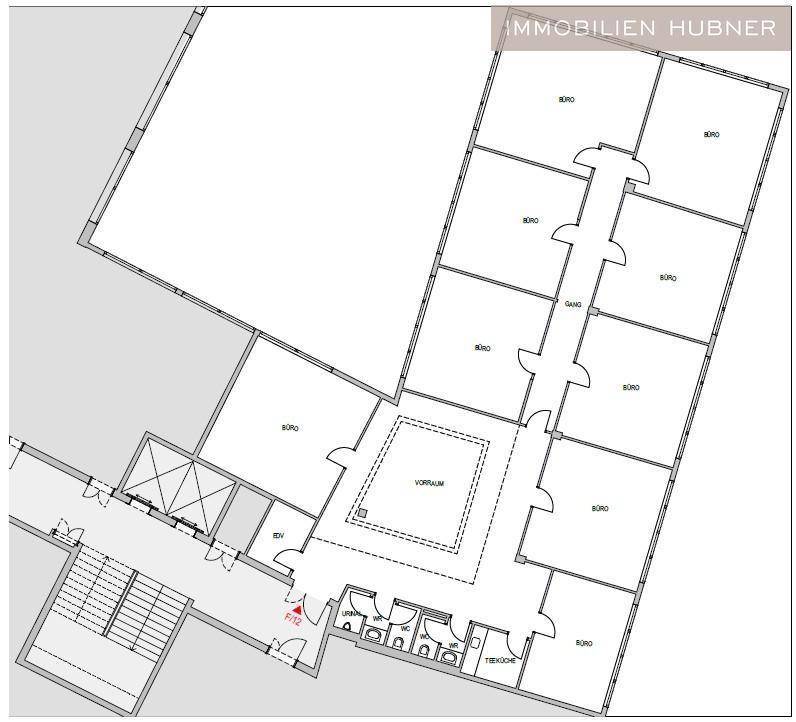 Grundrissplan eines Bürogebäudes mit mehreren Einzelbüros und Gemeinschaftsräumen.