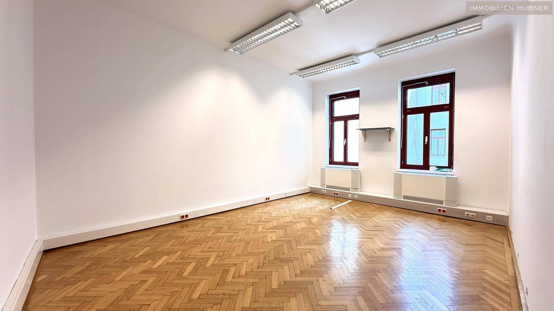 Klassisch-schönes ALTBAU- Büro mit BALKON zur Mariahilfer Straße in unmittelbarer U3-Nähe - Ansicht 2