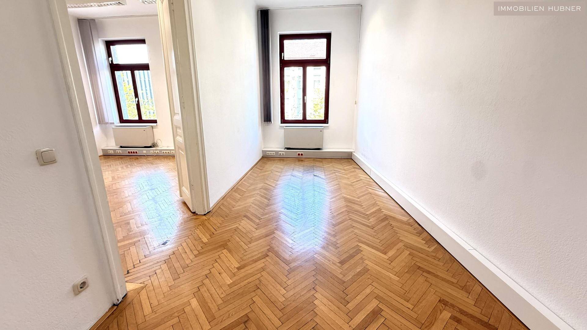 Klassisch-schönes ALTBAU- Büro mit BALKON zur Mariahilfer Straße in unmittelbarer U3-Nähe - Ansicht 5