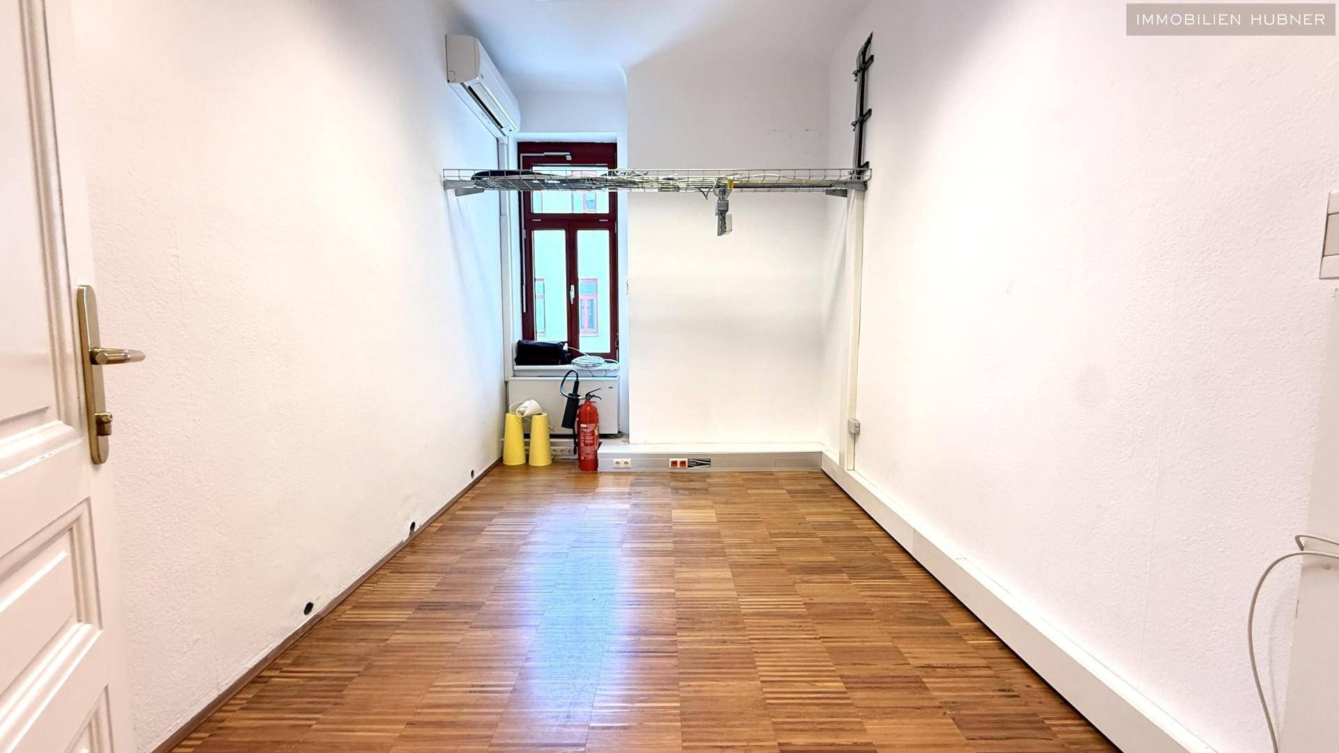 Klassisch-schönes ALTBAU- Büro mit BALKON zur Mariahilfer Straße in unmittelbarer U3-Nähe - Ansicht 6