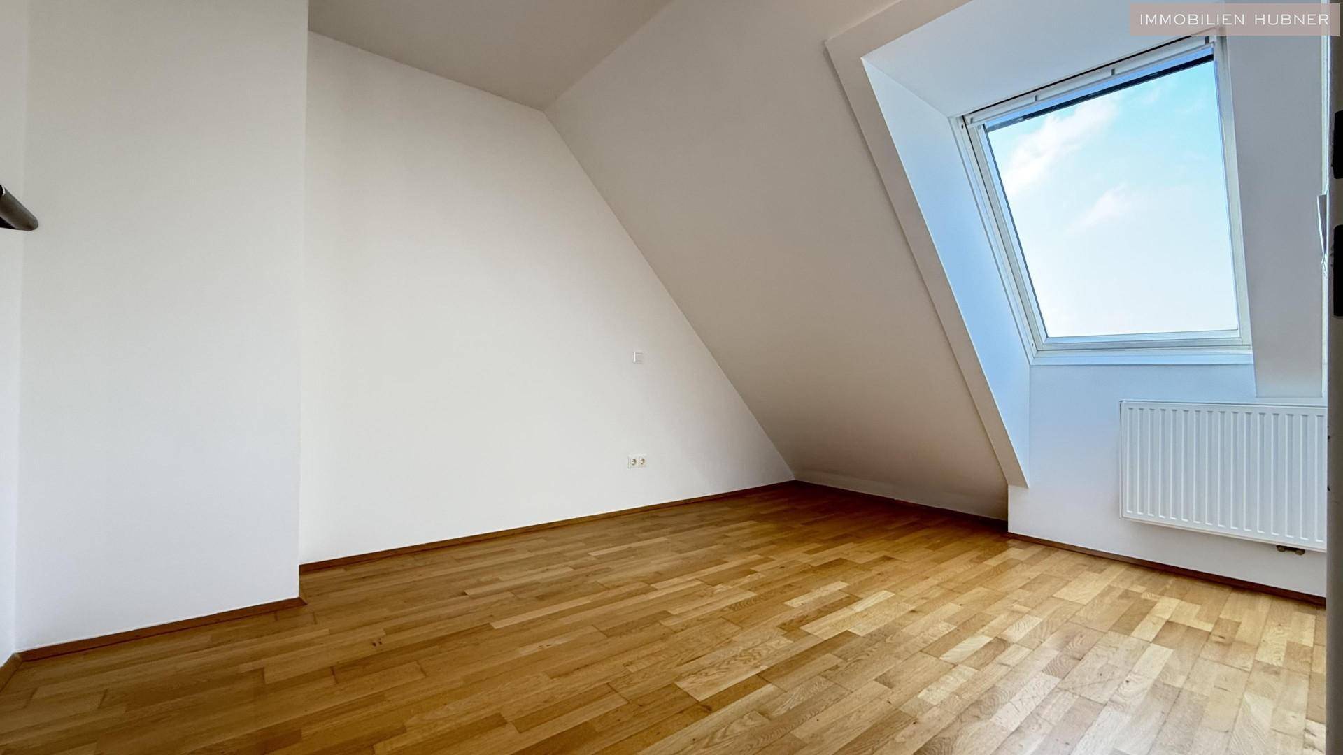 4 Zimmer - DG - Wohnung mit 2 Bädern und 8m² Terrasse! Weitblick! Hochwertige Ausstattung! - Mehr