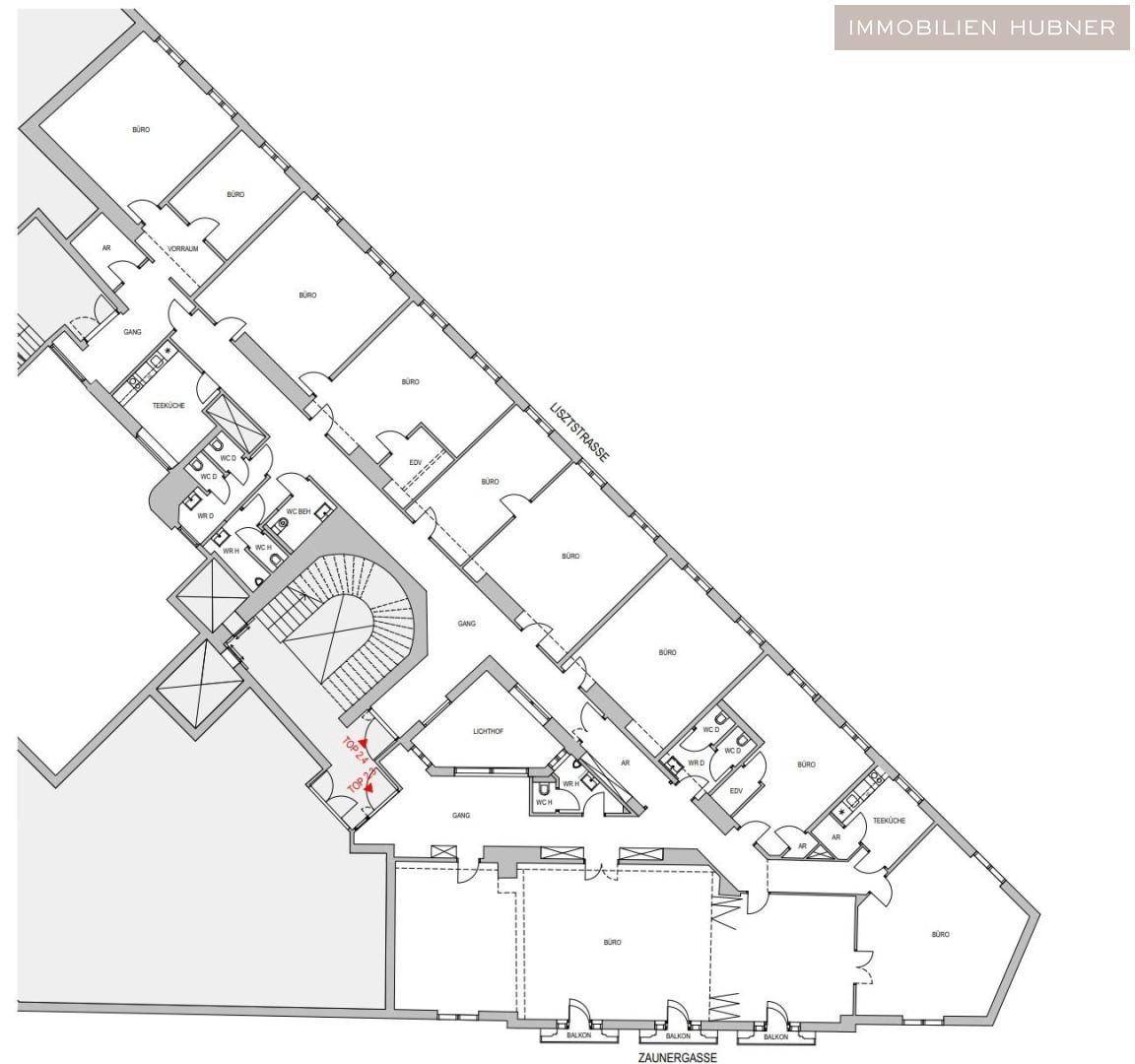 Detaillierter Grundrissplan eines Bürogebäudes mit mehreren Räumen und einem zentralen Treppenhaus.
