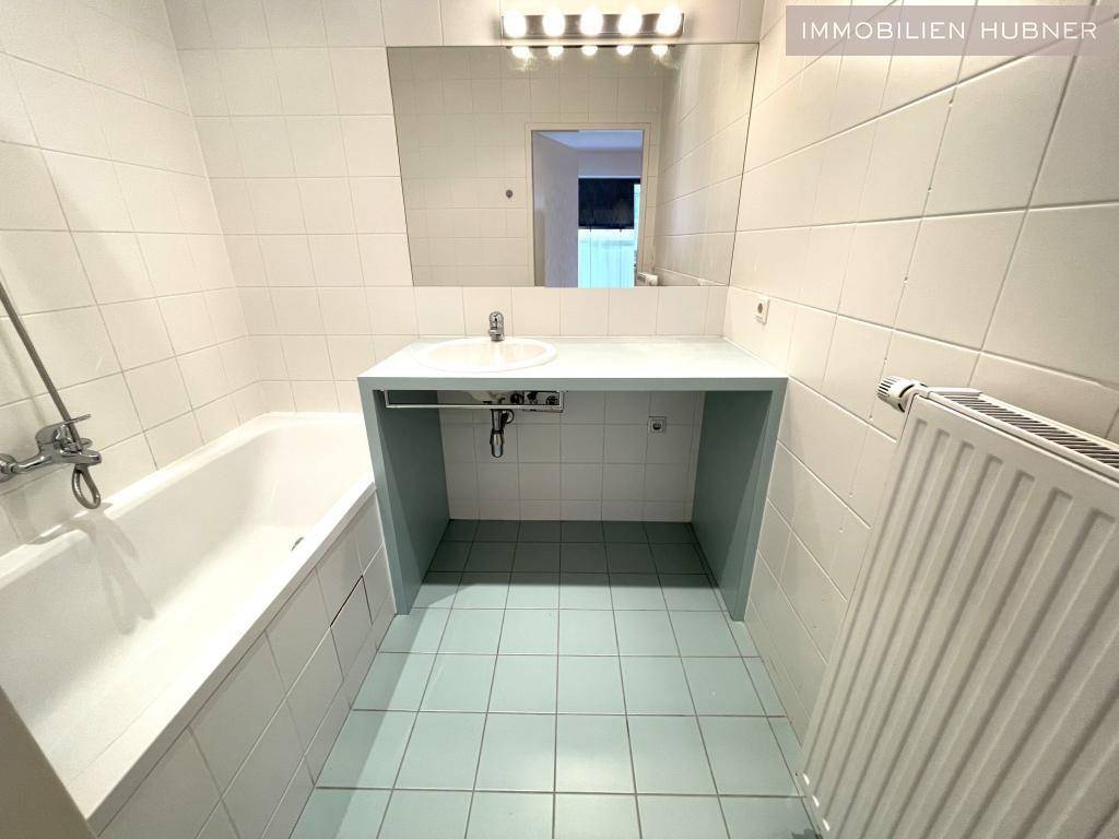 Badezimmer mit Wanne