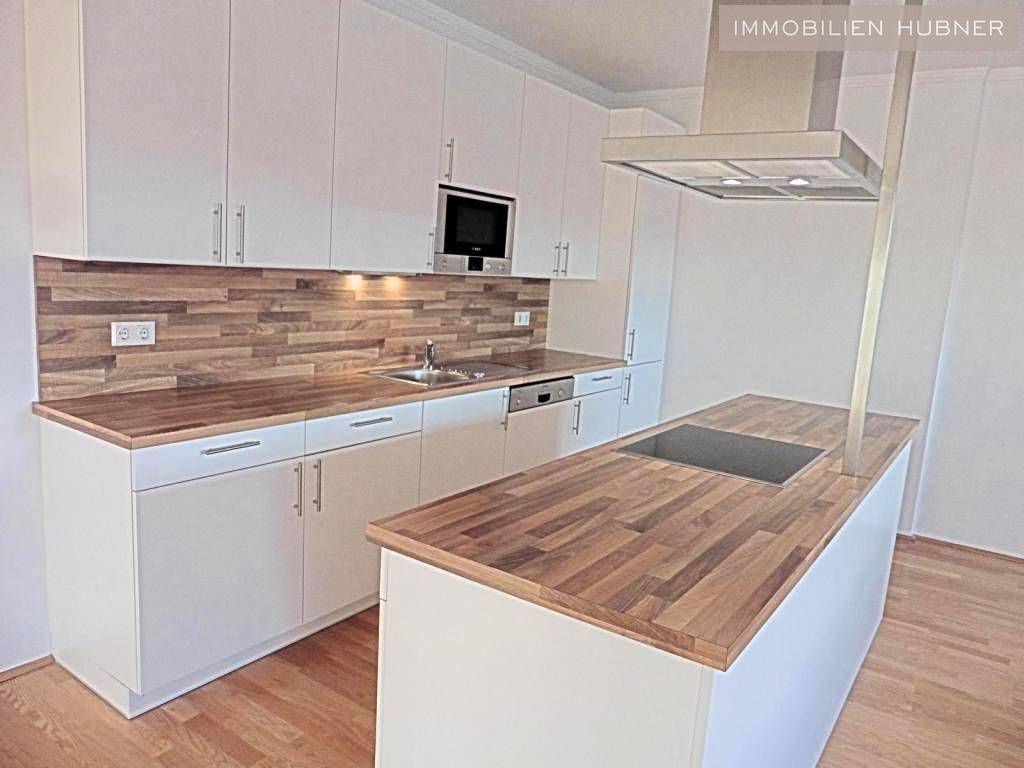 top-moderne Designerküche mit Markengeräten