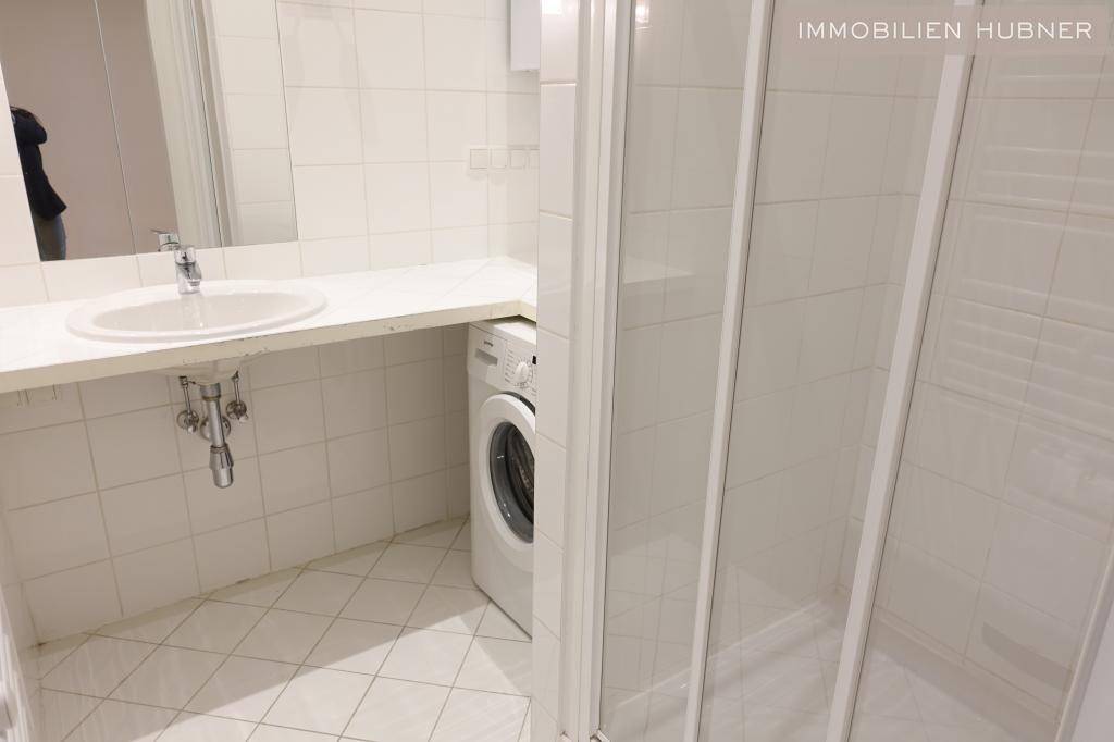 Badezimmer mit Dusche