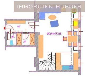 Grundriss der unteren Ebene mit Wohnküche, WC und Abstellraum.