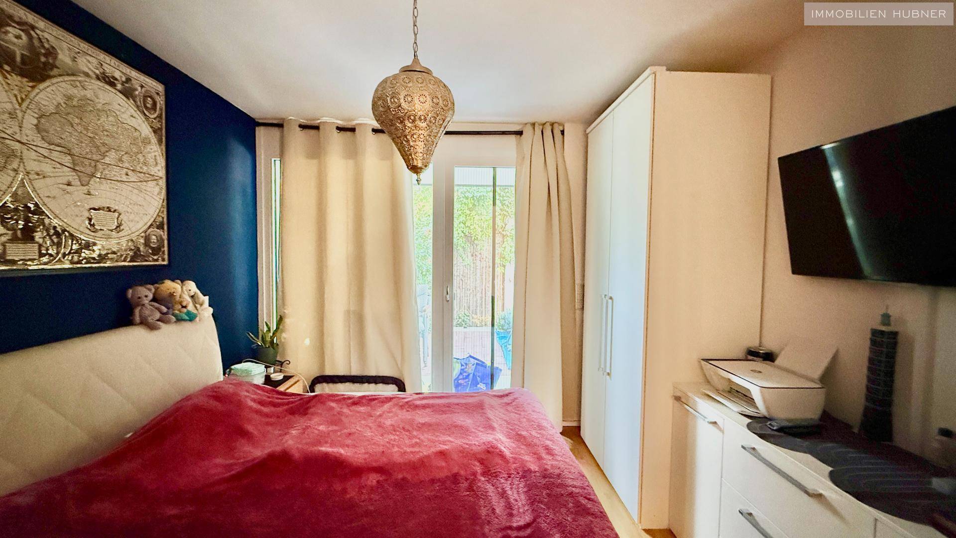 Schlafzimmer 1