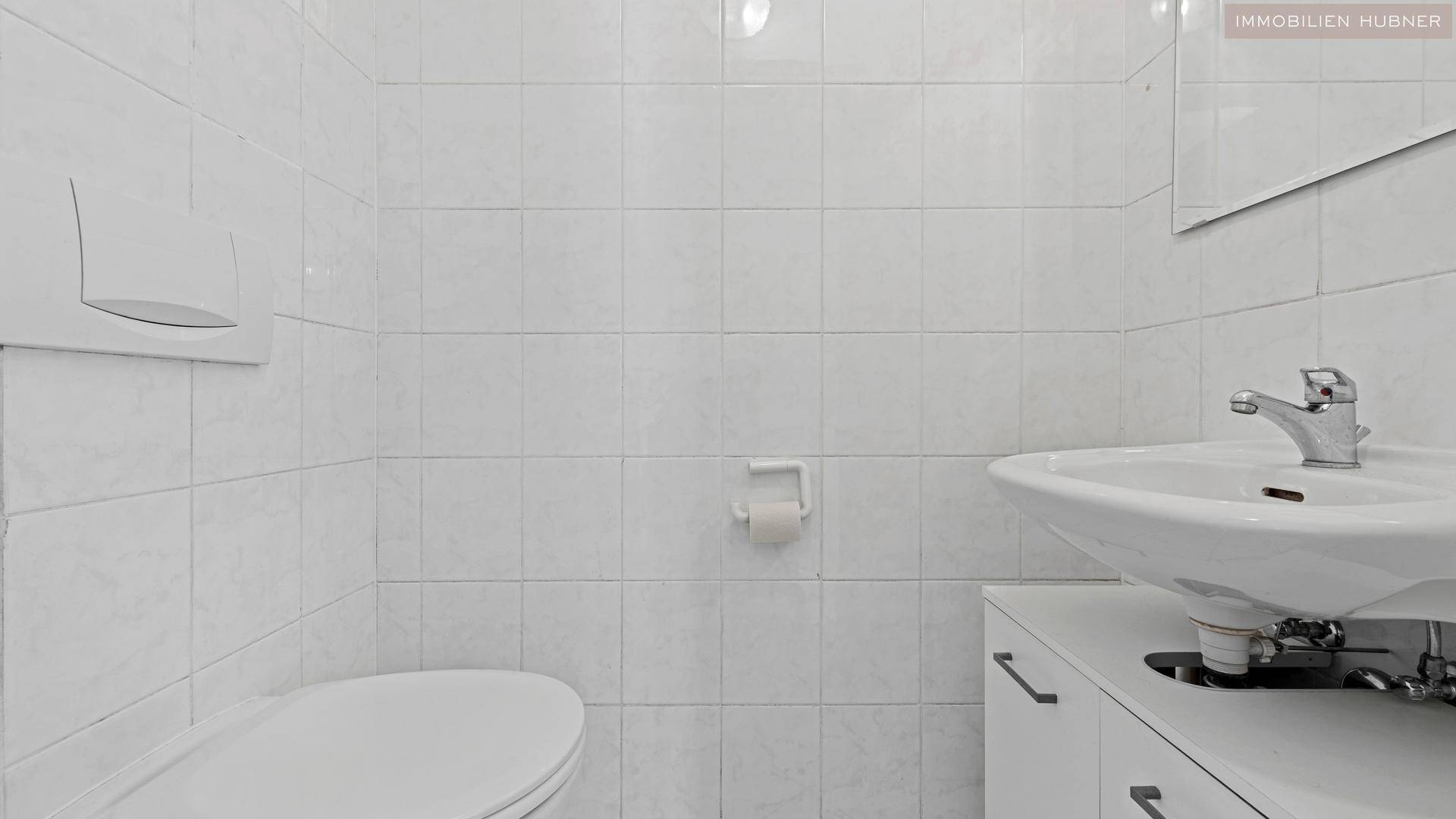 WC mit Handwaschbecken