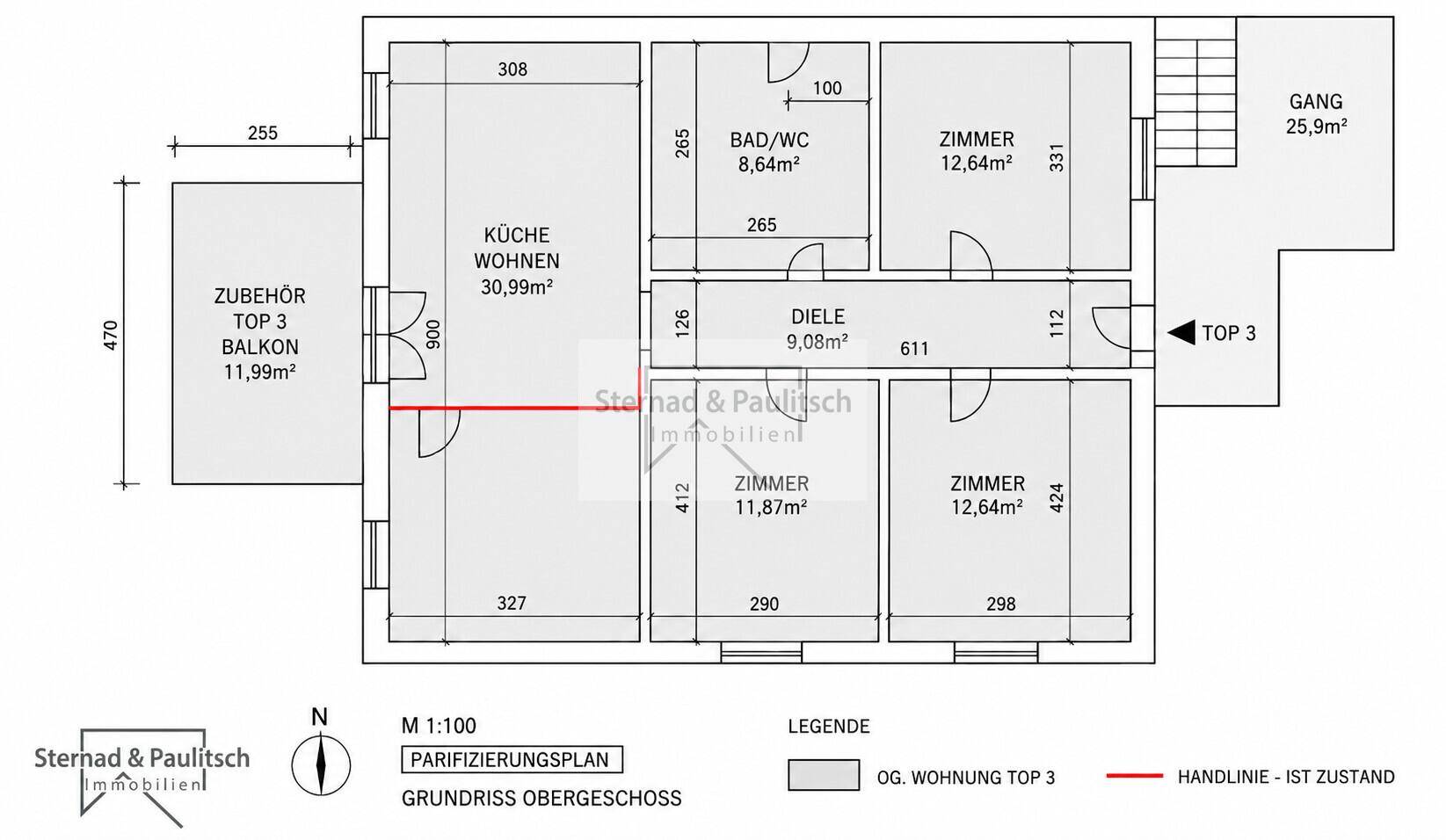 Grundriss des Obergeschosses mit detaillierter Raumaufteilung und Balkon, inklusive Nordpfeil.