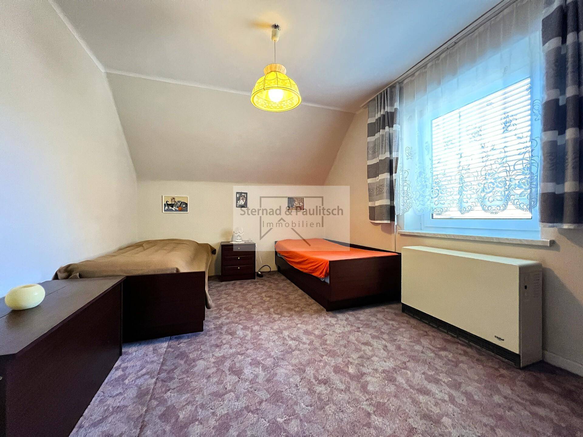 Schlafzimmer 1 OG