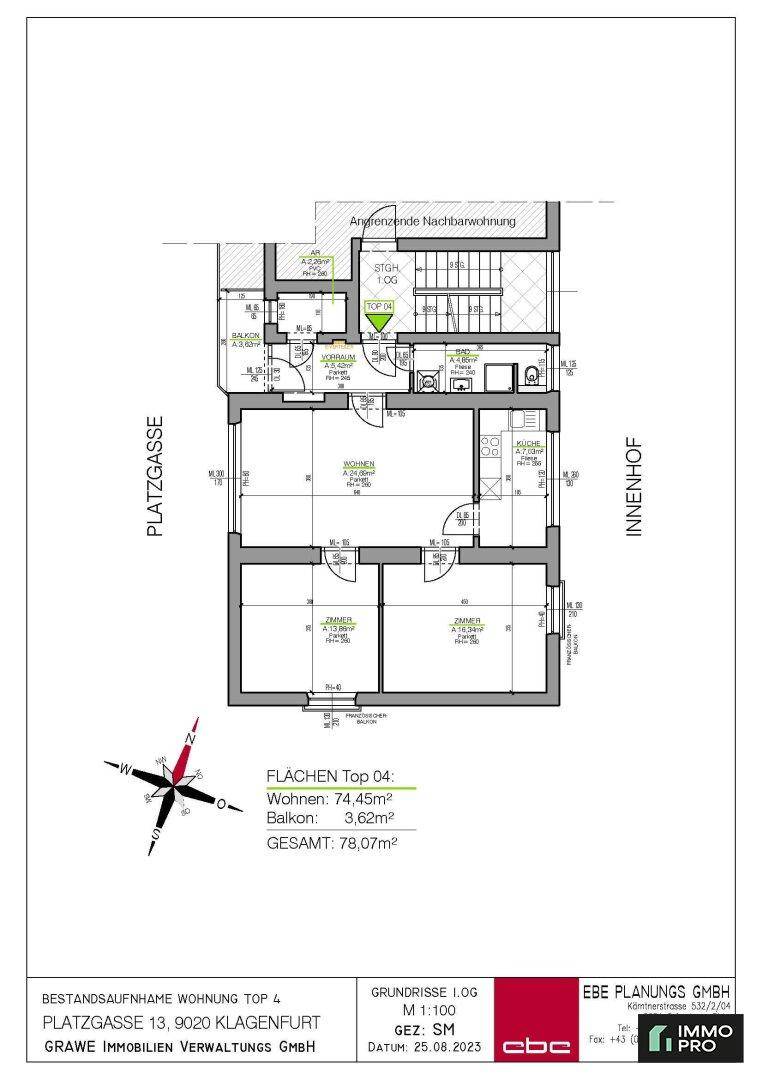 Detaillierter Grundriss einer Wohnung mit Wohnzimmer, Küche, zwei Schlafzimmern, Bad, separatem WC und Balkon.