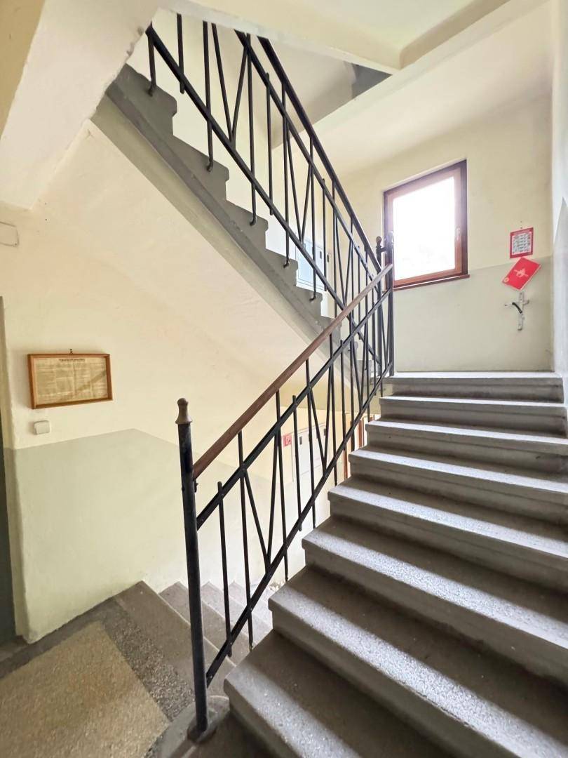 IMS IMMOBILIEN KG STIEGENHAUS _8186 (2)