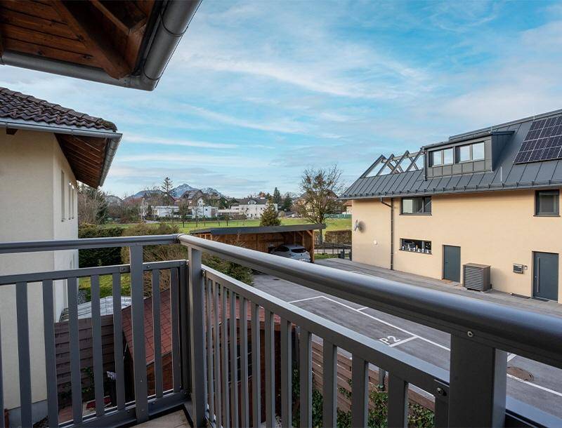 HP7-Haus-im-Wohnungseigentum-Liefering-Balkon