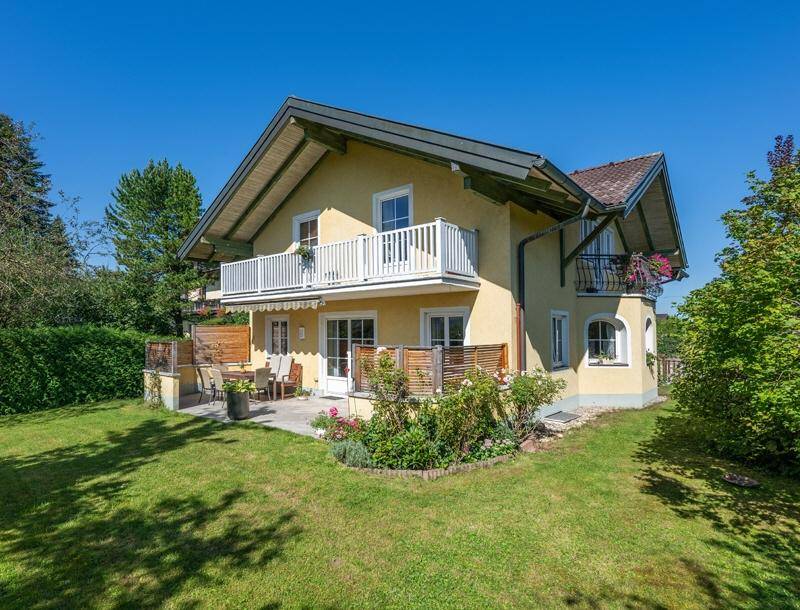 HP3-Einfamilienhaus-Wals-Haus-mit-Gartenansicht