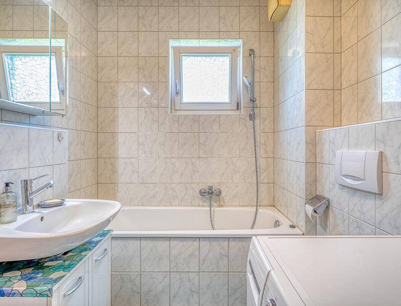 HP6-3-Zimmer-Wohnung-Langwied-Badezimmer