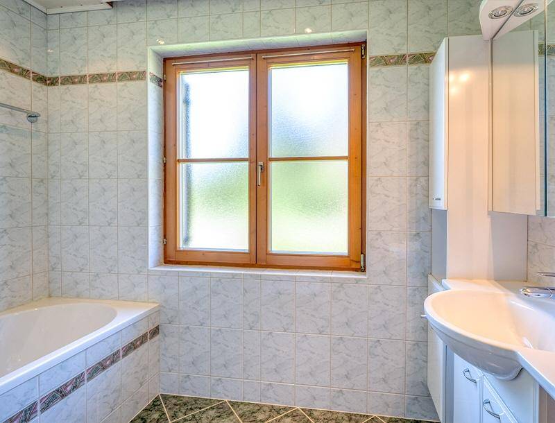 HP7-3,5-Zimmer-Wohnung-Großgmain-Badezimmer