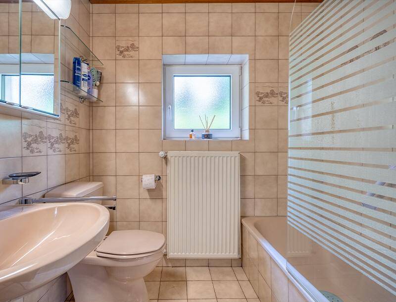 HP6-Einfamilienhaus-Maxglan-Badezimmer