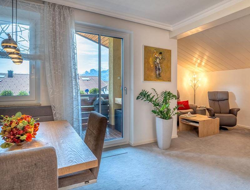 HP4-3-Zimmer-Wohnung-Rif-Essbereich