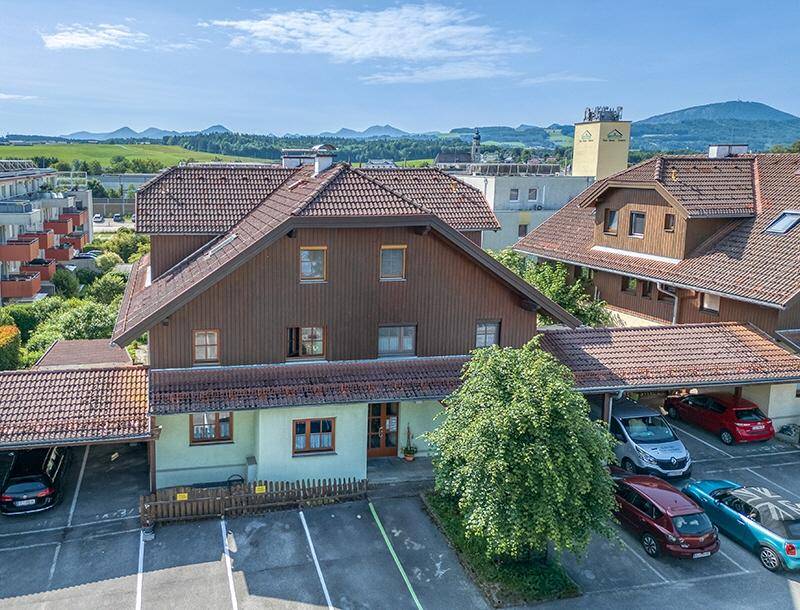 HP8-4-Zimmer-Wohnung-Seekirchen-Hausansicht