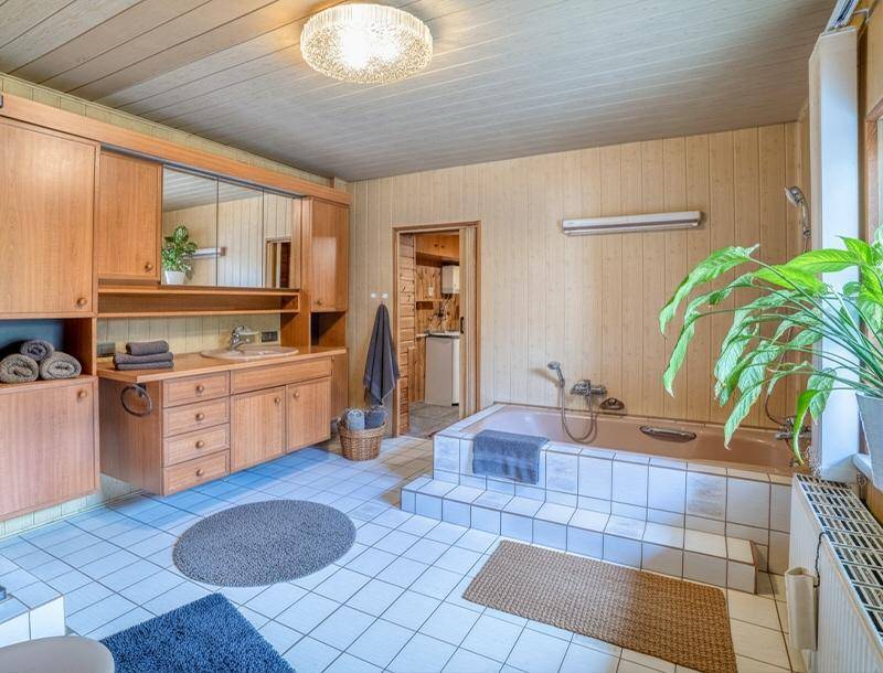 HP5-Haus-Salzburg-Gneis-Badezimmer