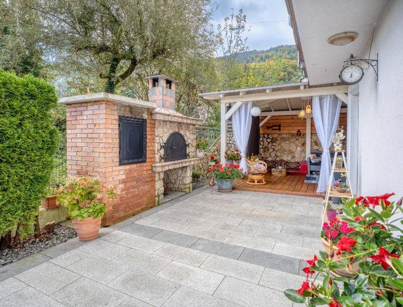 HP7-Einfamilienhaus-Hallein-Terrasse