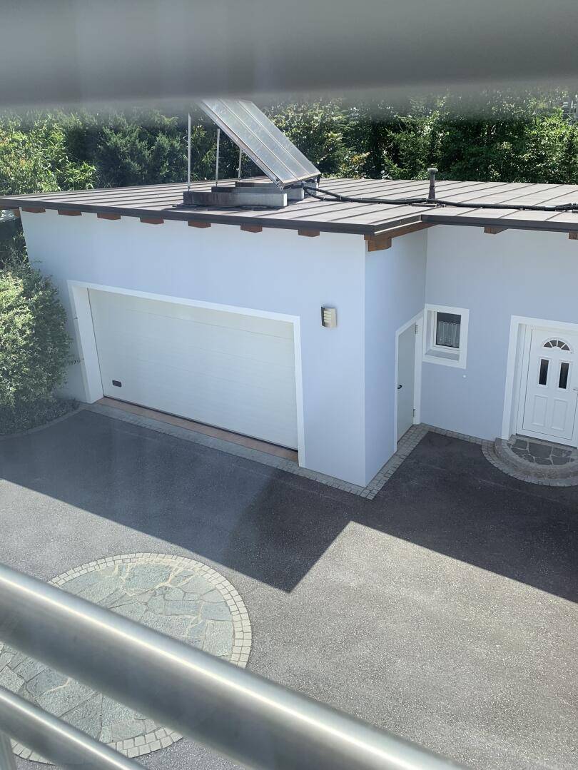 Nebengebäude mit Solar