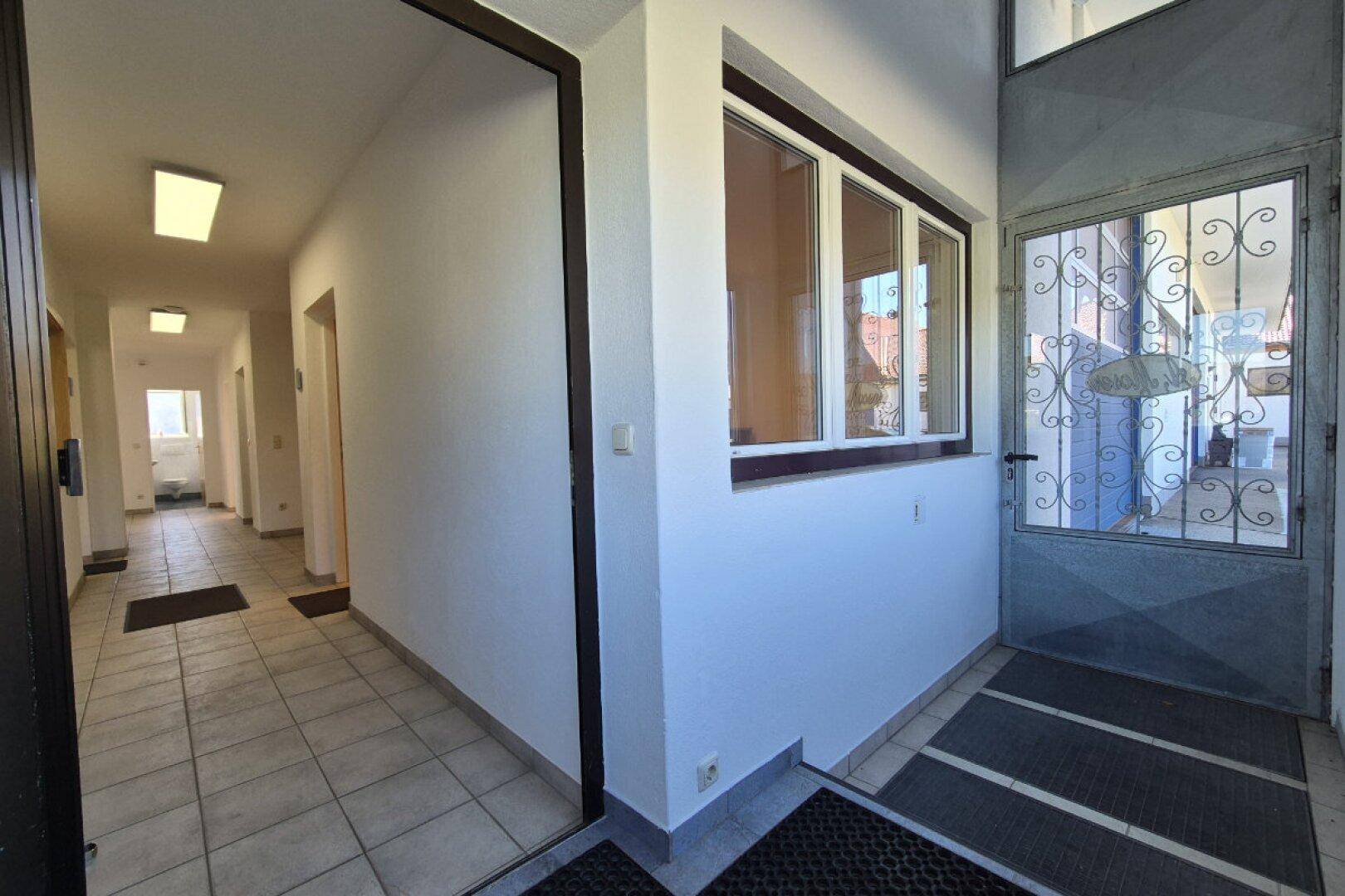 Repräsentatives Büro oder Ordination mit Seeblick &amp; Top-Infrastruktur in Altmünster - Widok 3