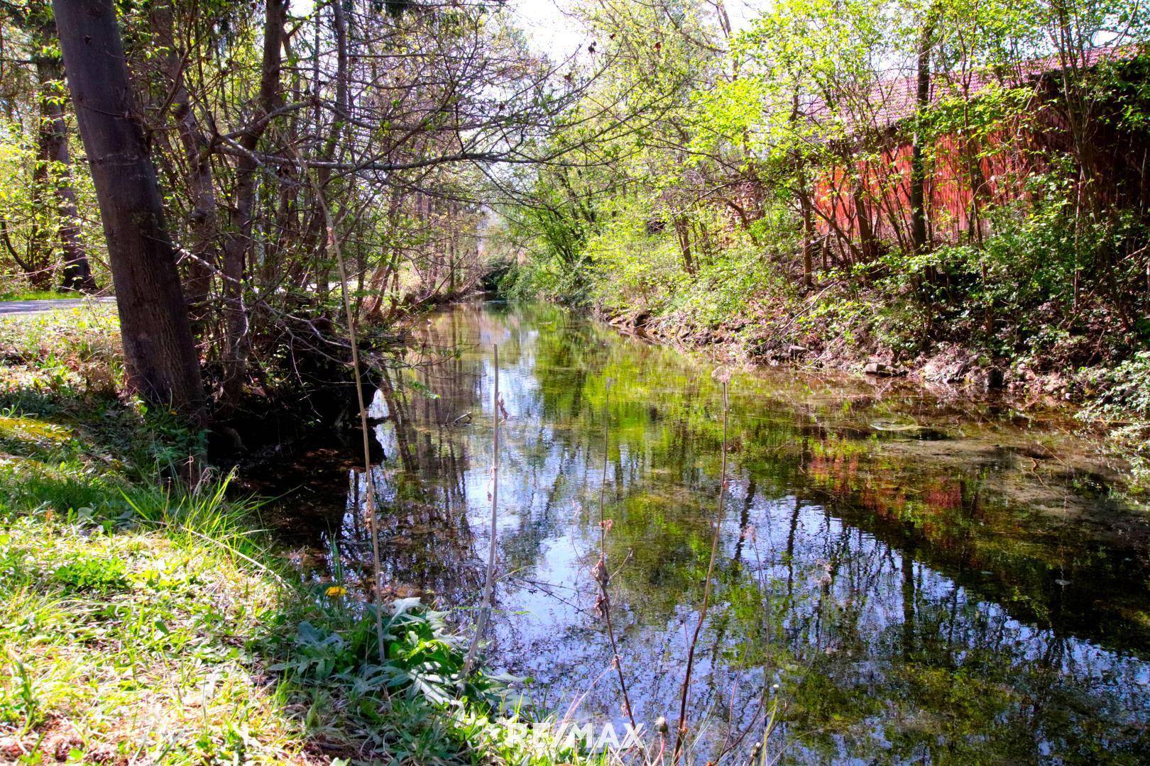 Fischa-Fluss in der Nähe