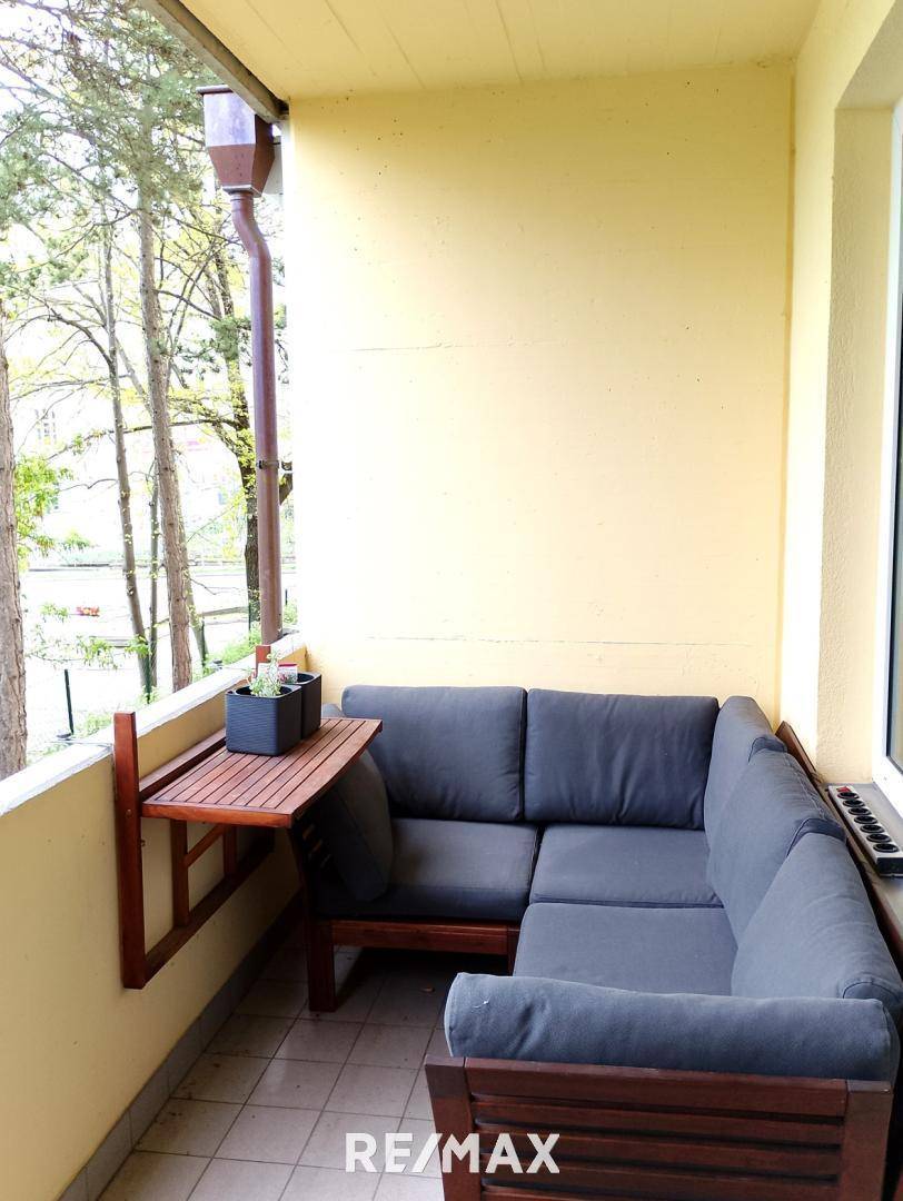 09 Loggia