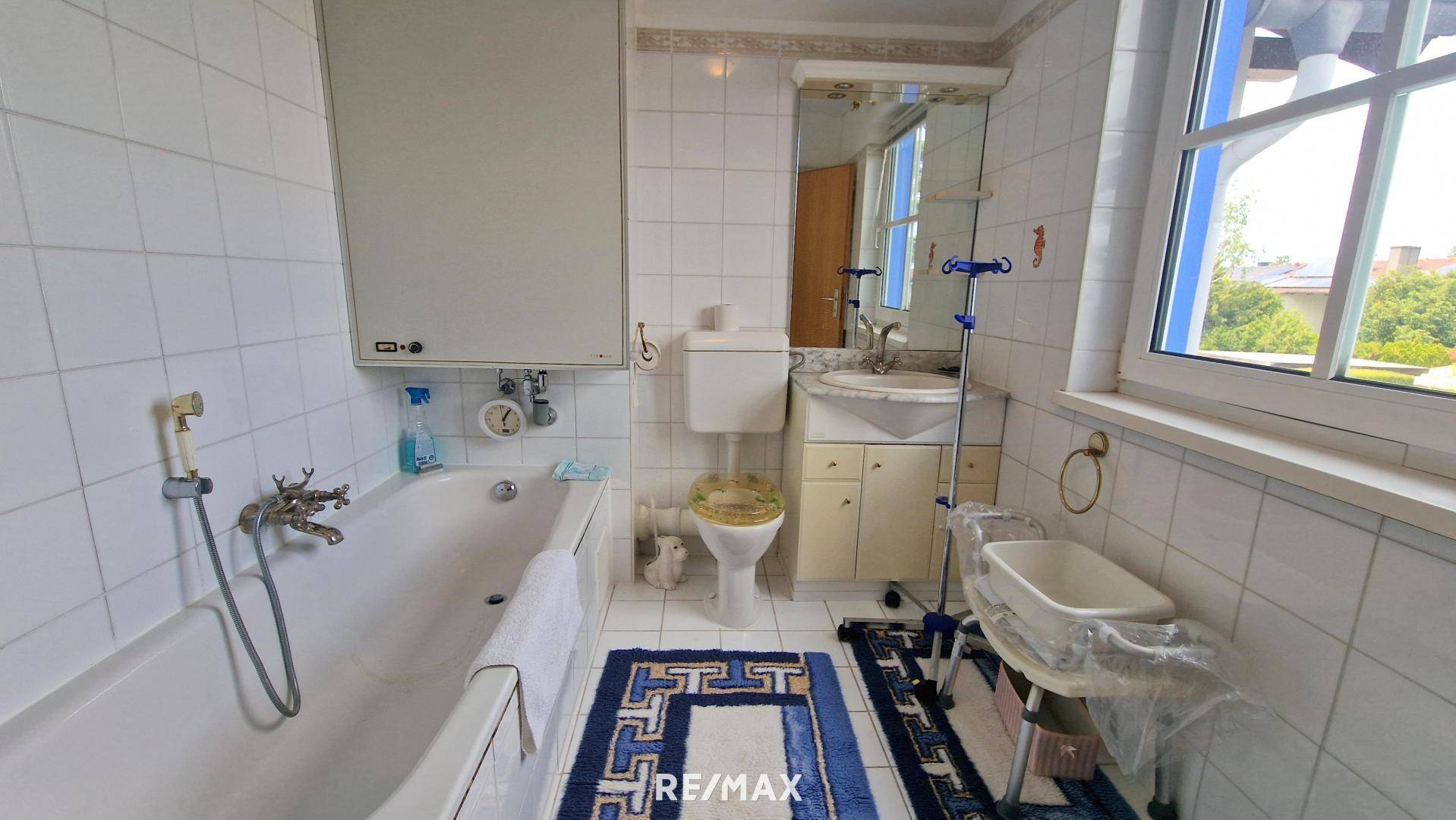 Bad mit Wanne
