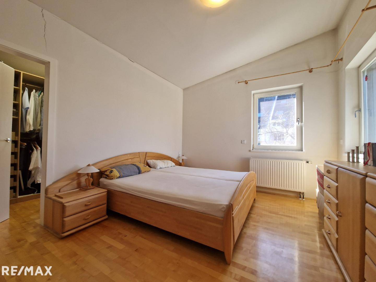 Schlafzimmer 1
