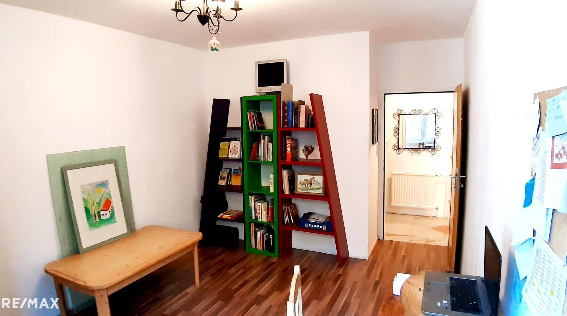 Arbeits- oder Kinderzimmer