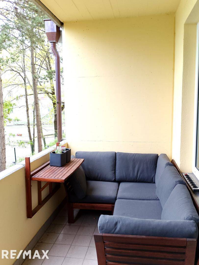 09 Loggia