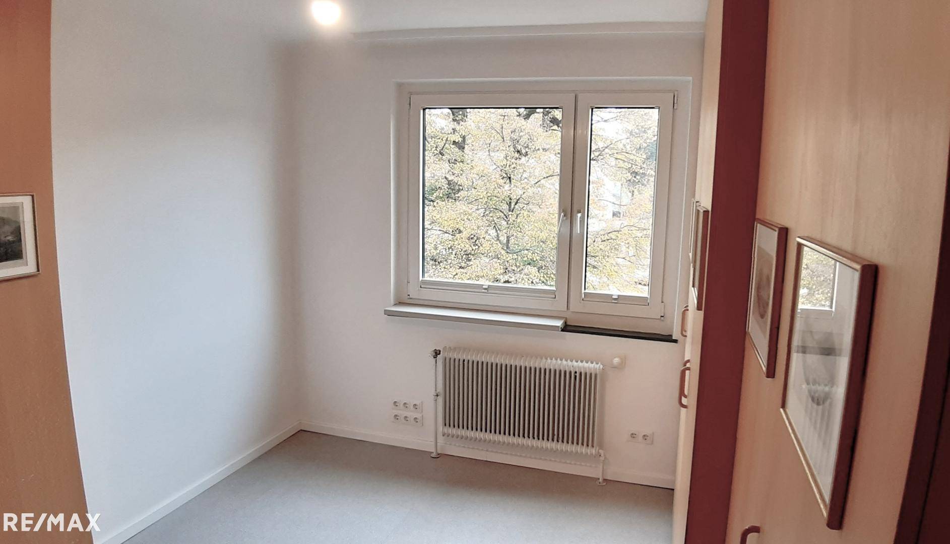 1. Etage Arbeitsz. Blick z. Fenster