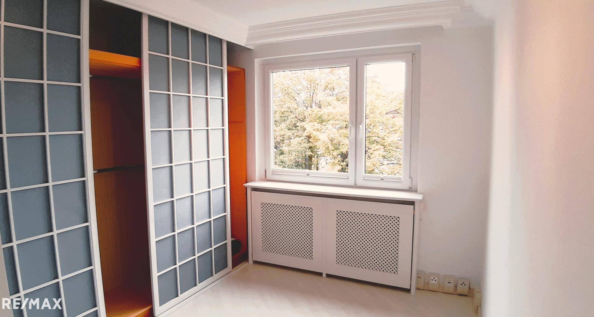 DG Garderobe, Kinder od 2. Schlafz.