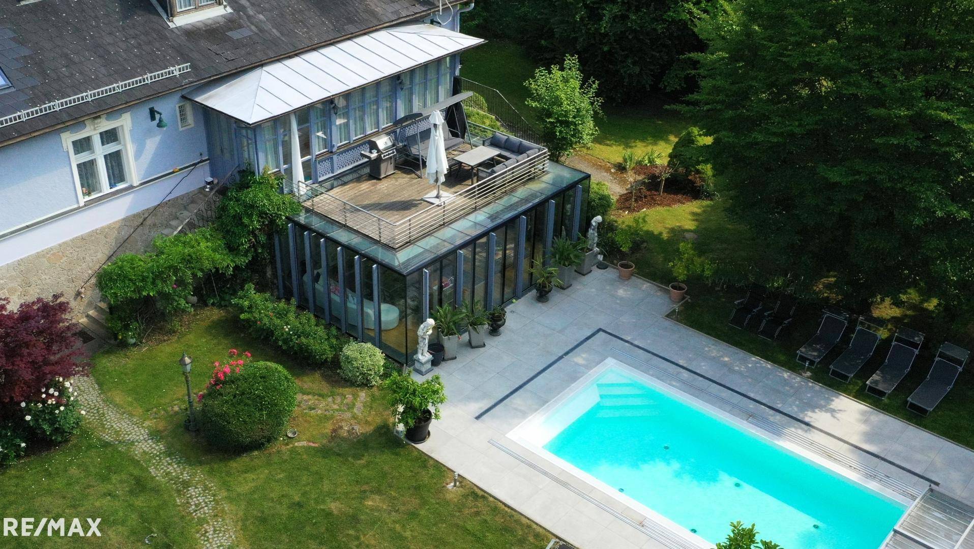 Terrasse und Pool