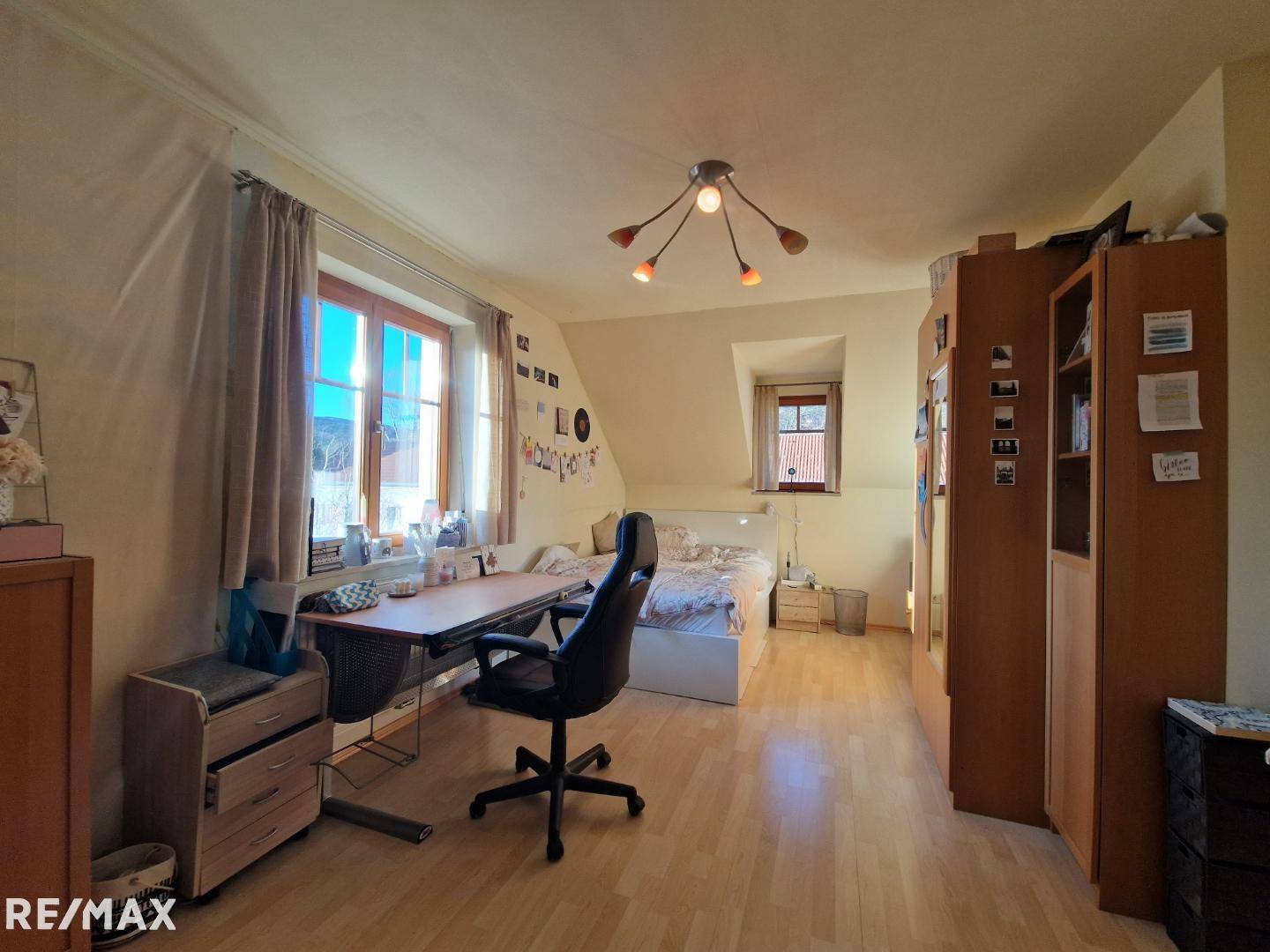 Schlafzimmer DG
