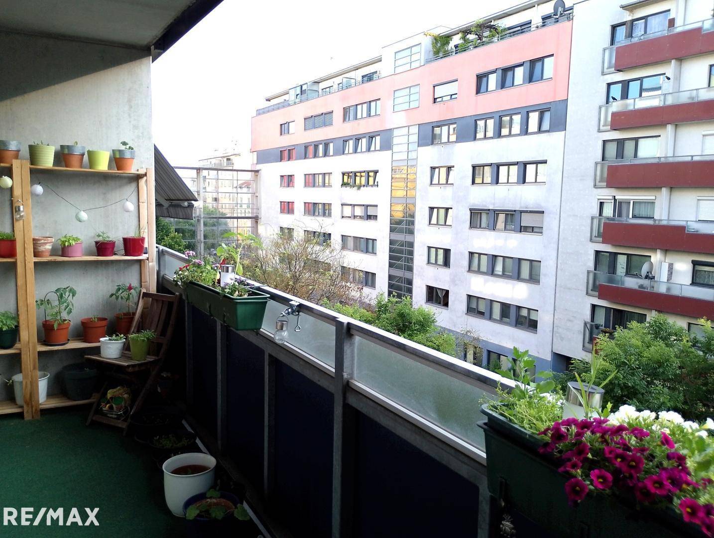 06 Loggia