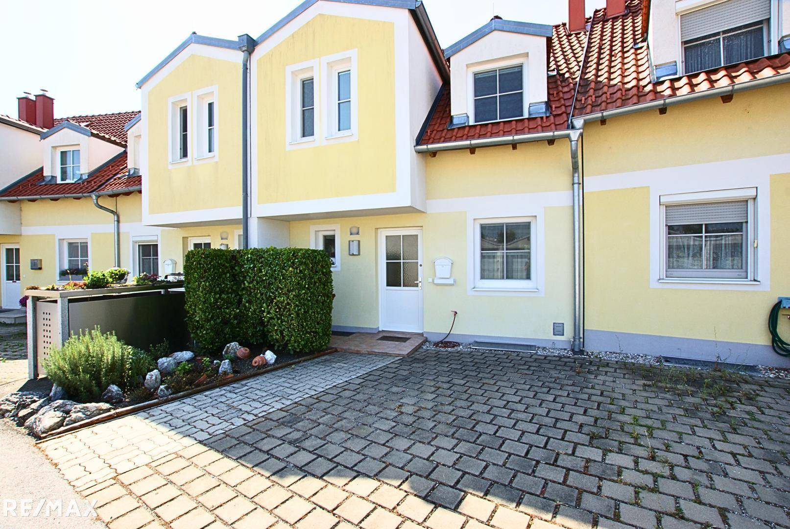 Straßenansicht 1