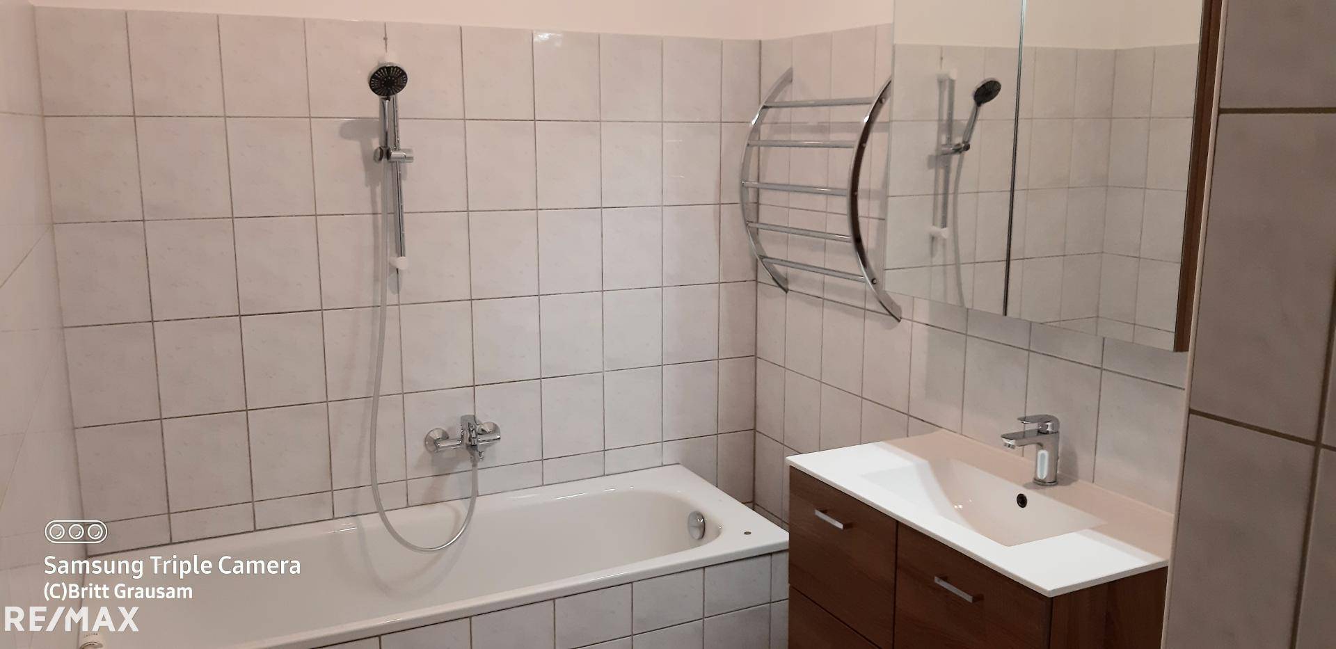 Bad mit Wanne